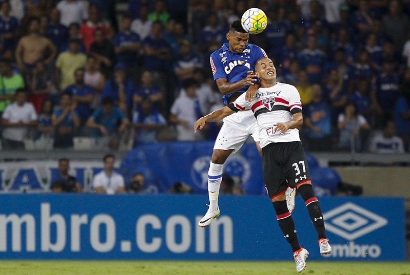 São Paulo vence Cruzeiro no Mineirão