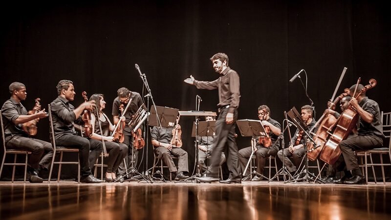 Projeto Música nas Escolas transforma crianças e adolescentes em músicos profissionais em MG