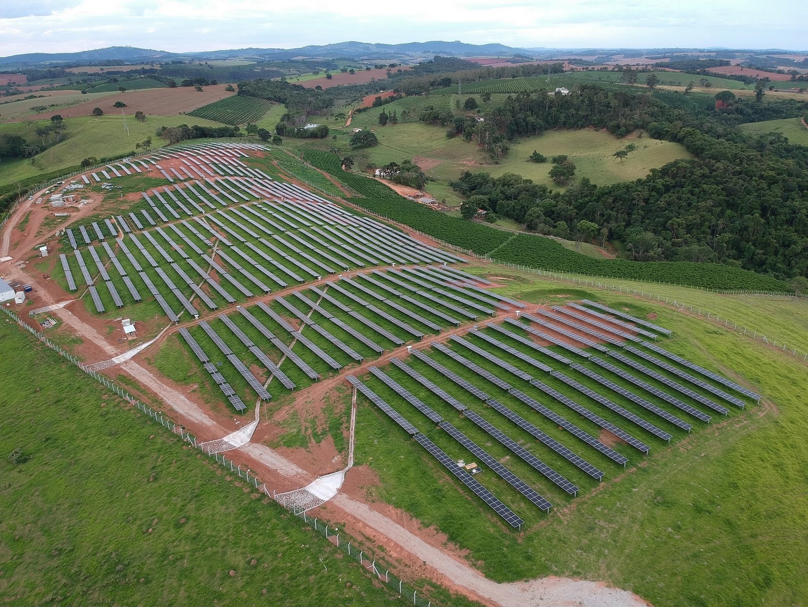 Usina de energia solar da AXS Energia começa a operar em São Gonçalo do Sapucaí