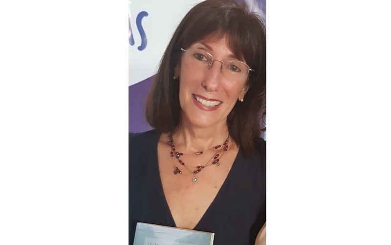 “Encontro com a Literatura”, projeto da Academia Mineira de Letras e do Ponteio Lar Shopping, recebe Ana Cecília Carvalho