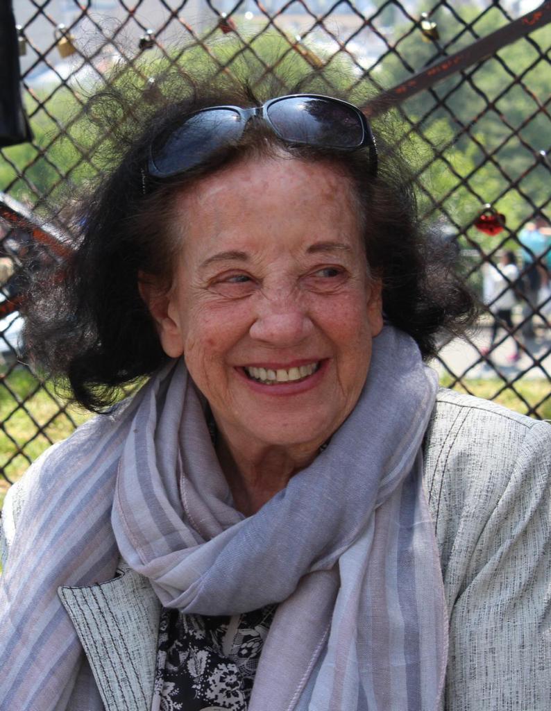 Maria Antonieta Cunha apresenta “Conversa sobre Camões” na Academia Mineira de Letras