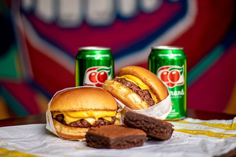Meatz Burger celebra 5 Anos de sucesso na unidade do Bairro Castelo, em Belo Horizonte