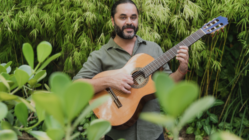 TIÊ “AMOROSA E ESGOTADA”