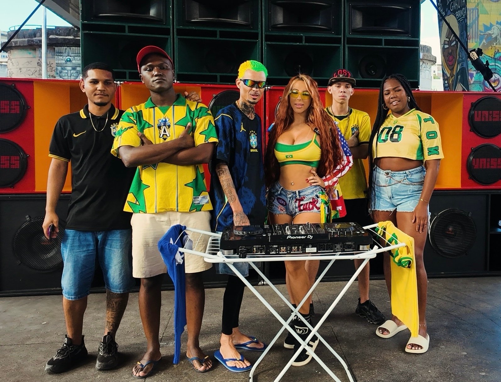 No clima do Hexa: “Passinho do Brasil”, da DJ Danny Albuquerque, é a música que embala a torcida brasileira na Copa do Mundo 2026