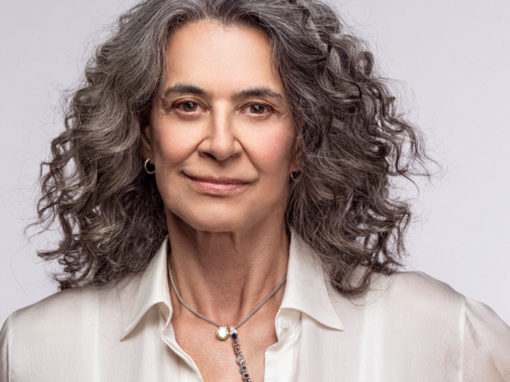 Simone celebra a força feminina e sua trajetória histórica na MPB em novo show “Que mulher é essa!?” em Belo Horizonte